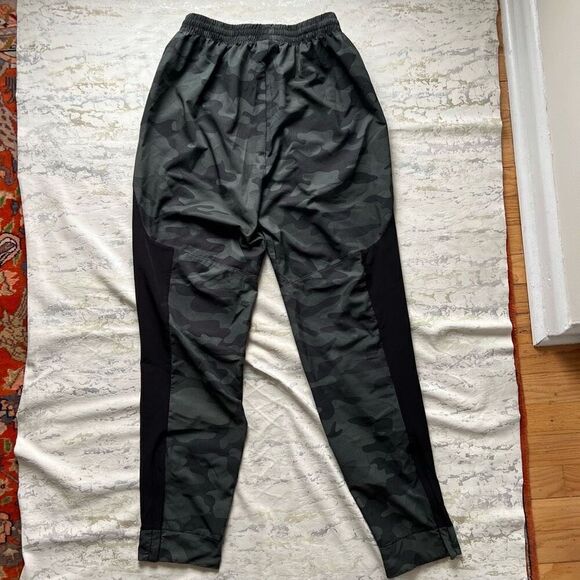 New Balance Camo Water resistant joggers - Picture 7 of 8